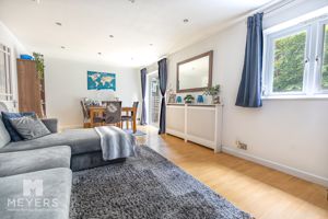 Lounge/Diner- click for photo gallery